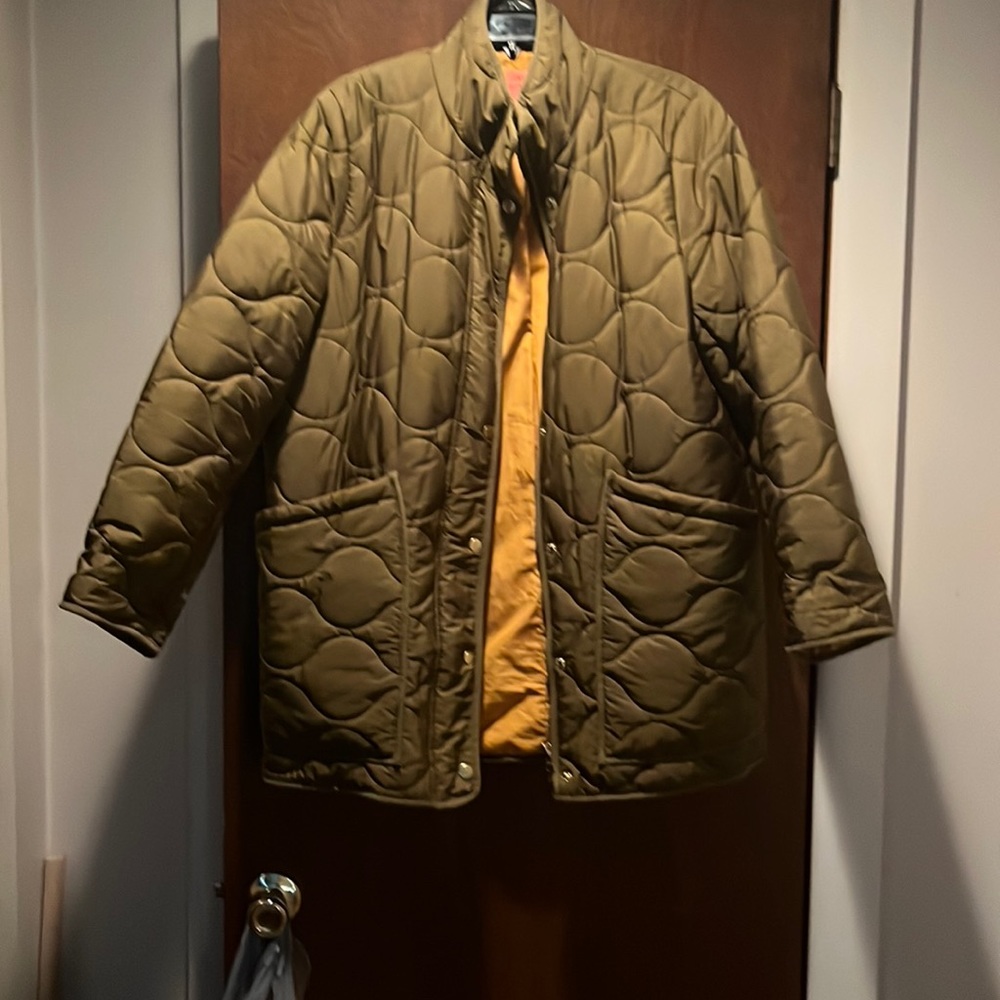 EUC Olive green puffer jacket